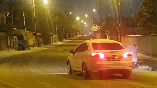 Kar yağışı buzlanma ve sis sebebiyle Van'da eğitime 1 gün ara
