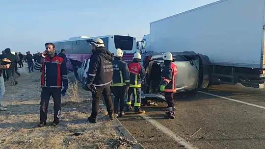Van'da zincirleme trafik kazası: Yaralılar var