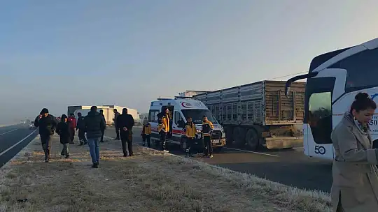 Van'da zincirleme trafik kazası: Yaralılar var