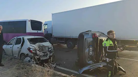 Van'da zincirleme trafik kazası: Yaralılar var