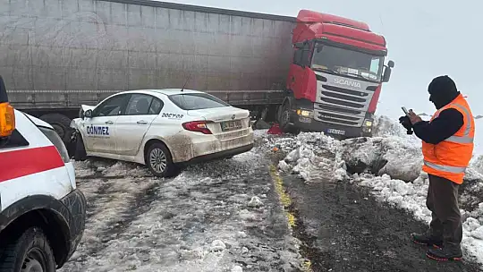 Viranşehir-Diyarbakır yolunda zincirleme kaza: 4 yaralı