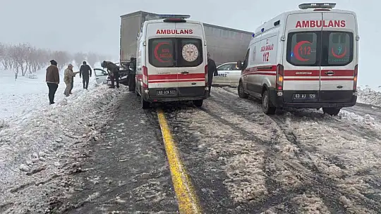 Viranşehir-Diyarbakır yolunda zincirleme kaza: 4 yaralı