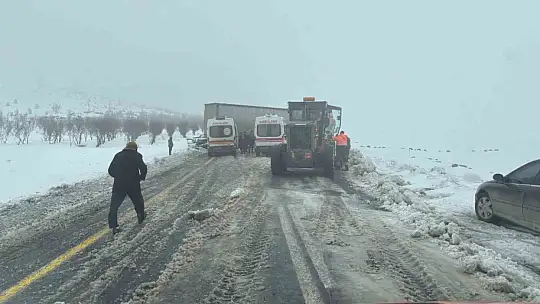 Viranşehir-Diyarbakır yolunda zincirleme kaza: 4 yaralı