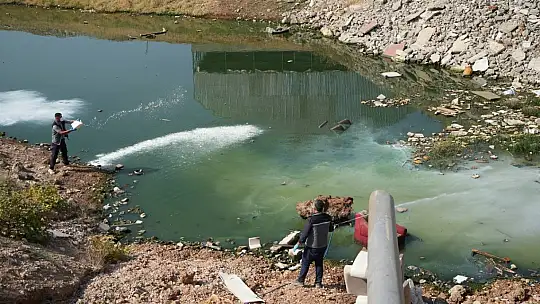 Adıyaman Belediyesi yağışlar öncesi larva ilaçlama çalışmalarını hızlandırdı