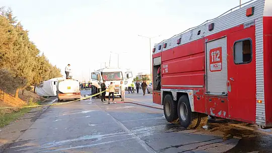 Yakıt tankerine çarpan kamyonetin sürücüsü hayatını kaybetti