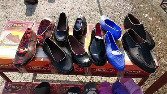 Kara Lastik ayakkabıya ilgi devam ediyor