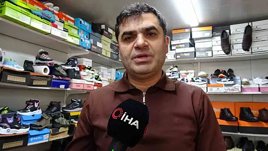 Kara Lastik ayakkabıya ilgi devam ediyor