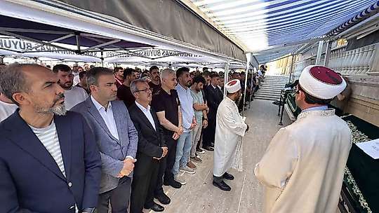 Yangında hayatını kaybeden engelli 3 kardeş toprağa verildi