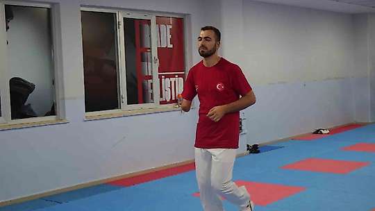 Yanlış girdiği binada, Avrupa şampiyonu oldu