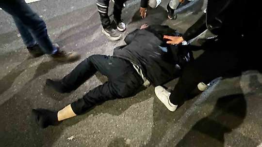 Yaya geçidinde otomobilin çarptığı yaşlı adam hayat mücadelesi veriyor