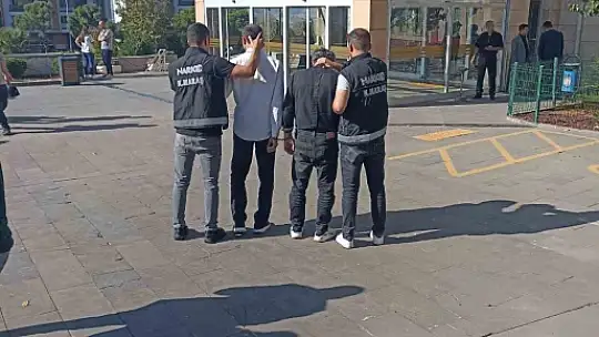 Yedek lastikten uyuşturucu çıktı: 2 tutuklama
