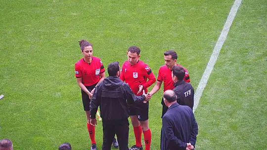 Yeni Malatyaspor sahaya 7 oyuncu ile çıktı, maç oynanmadı