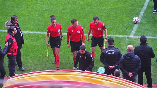 Yeni Malatyaspor sahaya 7 oyuncu ile çıktı, maç oynanmadı