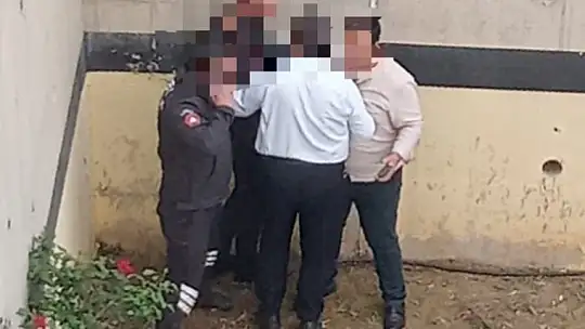 Yeniden Refah Partili Başkan Yardımcısı, belediye başkan yardımcısının kafasına şekerlikle vurdu