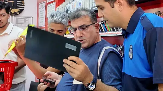 Yeşilyurt'ta zabıta ekiplerinden kırtasiye denetimi