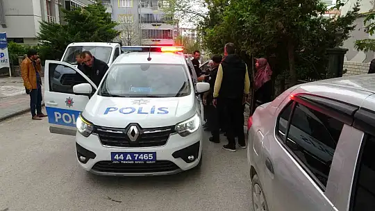 Yıkım kararı verilen binasında intihar girişiminde bulunan kadını polis kurtardı