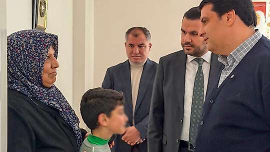 Yılmaz'dan çocuklara moral ziyareti