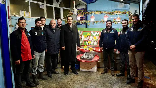 Yılmaz, tarihi mahallelerde esnaf ve vatandaşlarla buluştu