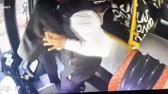 Yolcu ile tartışan halk otobüsü şoförüne meydan dayağı