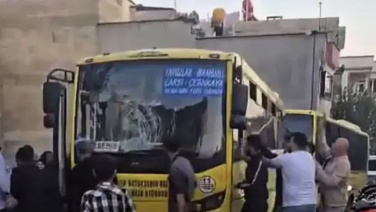 Yolcu ile tartışan halk otobüsü şoförüne meydan dayağı