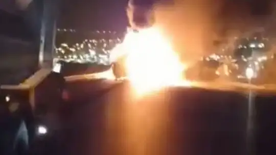 Yolcu otobüsü alev topuna döndü, şoförün erken fark etmesi faciayı önledi