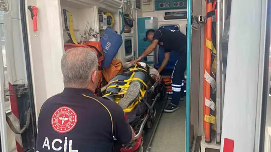 Adıyaman'da 2 işçi otopark çatısı yaparken yüksekten düştü