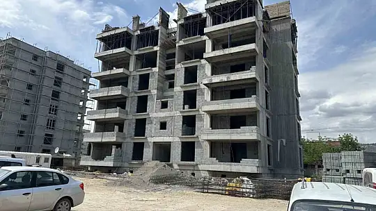 Yüksekten düşen işçi ağır yaralandı