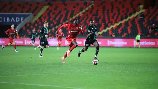 Ziraat Türkiye Kupası: Gaziantep FK: 0 - Kocaelispor: 0 (İlk yarı)