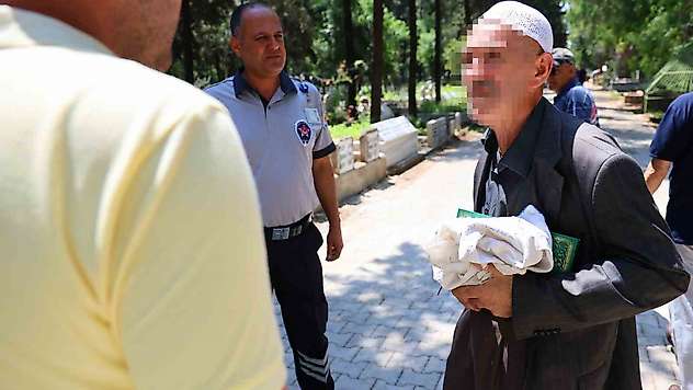 'Hocayım' dedi, 'İşçi' çıktı