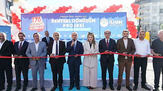 Yeşil Yaşam Evleri hak sahiplerine teslim edildi