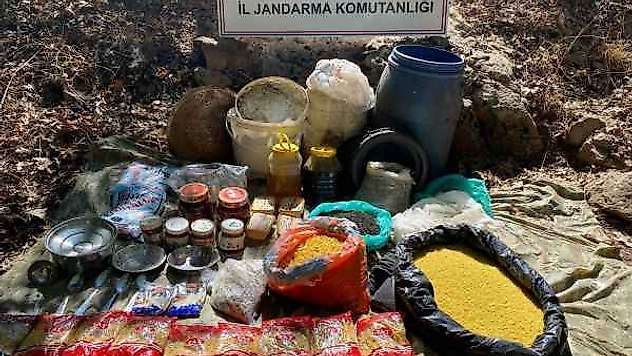 Adıyaman'da PKK'ya Ait Yaşam Malzemeleri Yakalandı