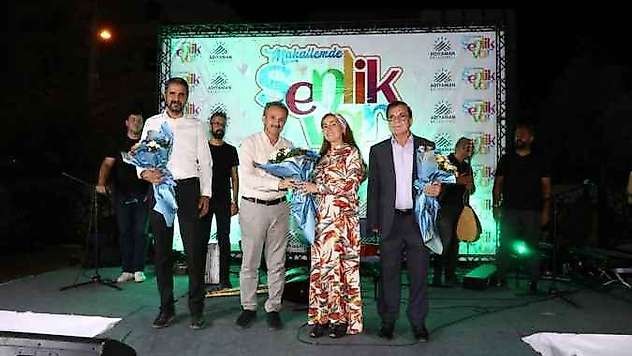Yerel Sanatçılar Karapınar Mahallesi'ndeydi