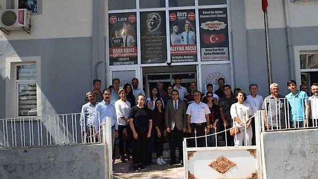Başarılı Öğrencilere Ödülleri Verildi