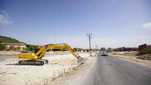 Adıyaman'da Yol Genişletme Çalışması