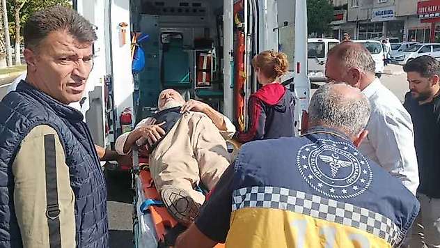 Yaşlı Adama Otomobil Çarptı