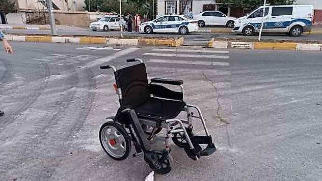 Engelli Vatandaşa Otomobil Çarptı