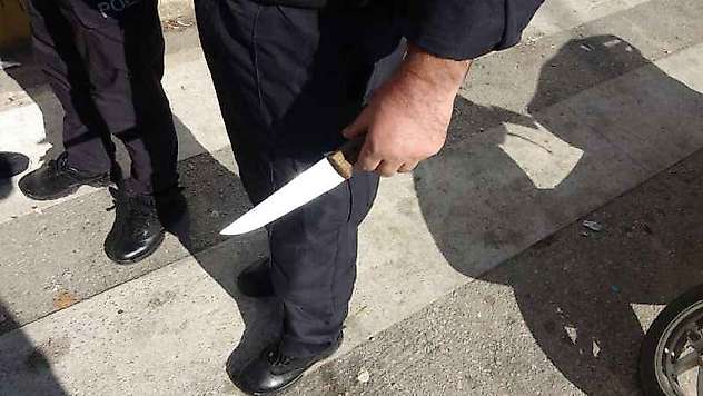 Elinde Bıçakla Gezen Kişi Gözaltında