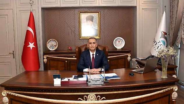 Vali Çuhadar Öğretmenler Fedakârlık ve Sevginin Timsalidir
