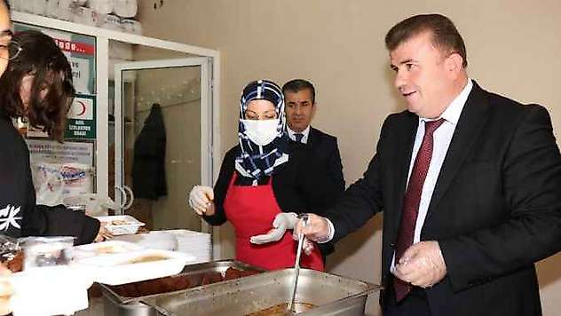 Milli Eğitim Müdürü Aşçı Yemekhanede Öğrencilerle Bir Araya Geldi