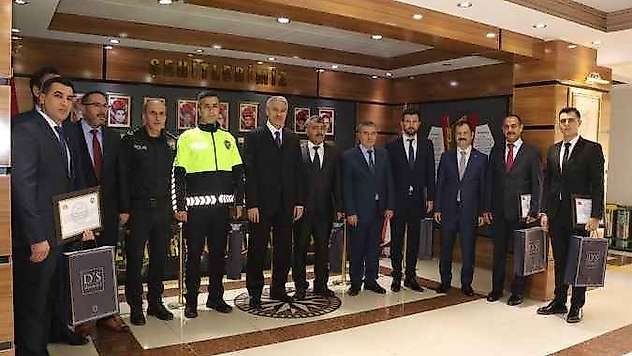 Başarılı Polisler Ödüllendirildi