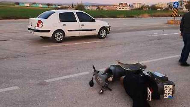 Otomobil İle Çarpışan Motosiklet Sürücüsü Yaralandı