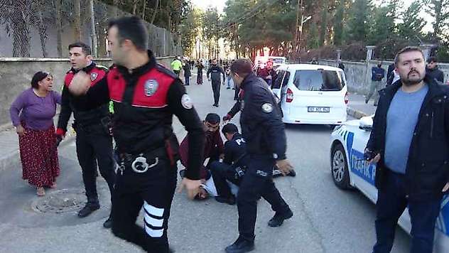 Adıyaman'da iki grup arasında kavga: 10 gözaltı, 3 yaralı - Videolu Haber