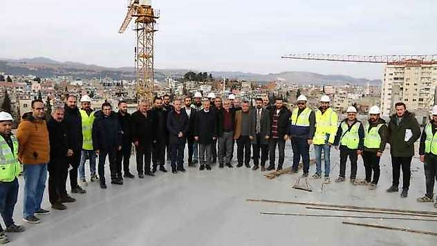 Başkan Kılınç, TOKİ yetkilileriyle birlikte kentsel dönüşüm alanında incelemelerde bulundu