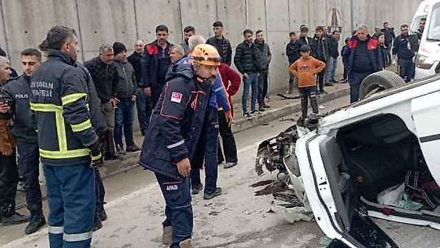 Adıyaman'da takla attan otomobilin sürücüsü yaralandı