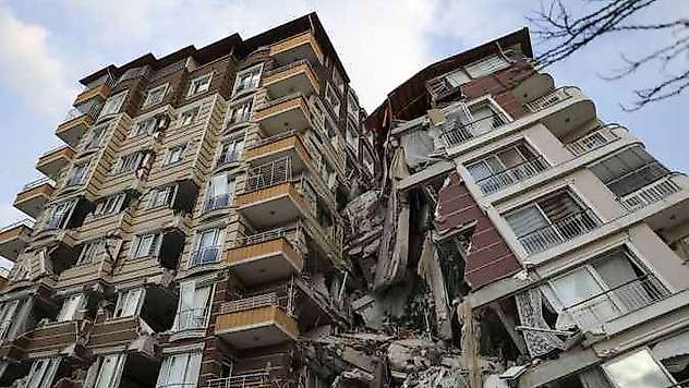 İHH 3 bin 83 kişilik ekibiyle deprem bölgesinde