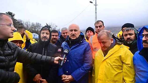 Bakan Karaismailoğlu: 160 Kişilik Ekibimiz Arama Çalışmasını Sürdürüyor