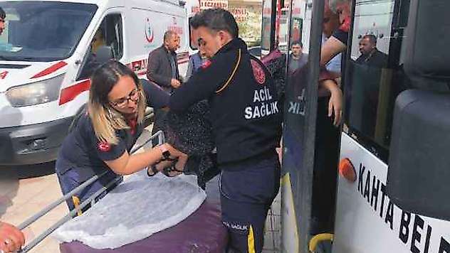 Kahta'da Minibüs Şoförü Hayat Kurtardı