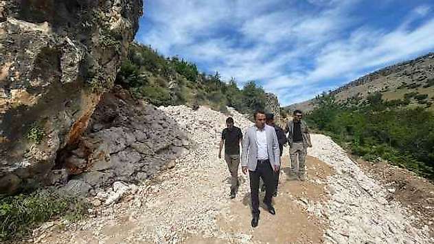 Kaymakam Partal, Depremde Hasar Gören Alanlara İncelemede Bulundu