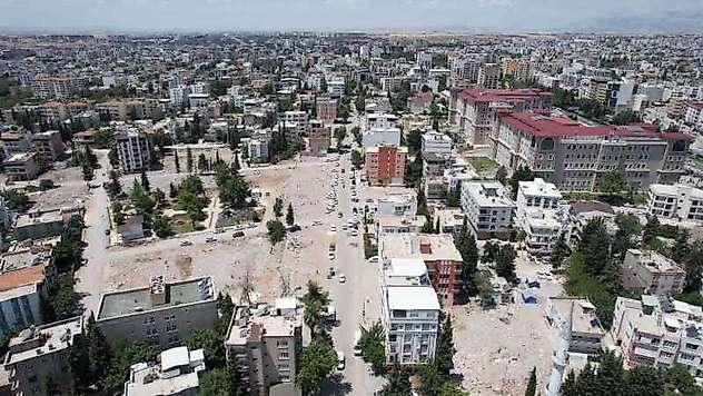 Yıkık Kent' Adıyaman'da Binaların Yerleri Boş Kaldı