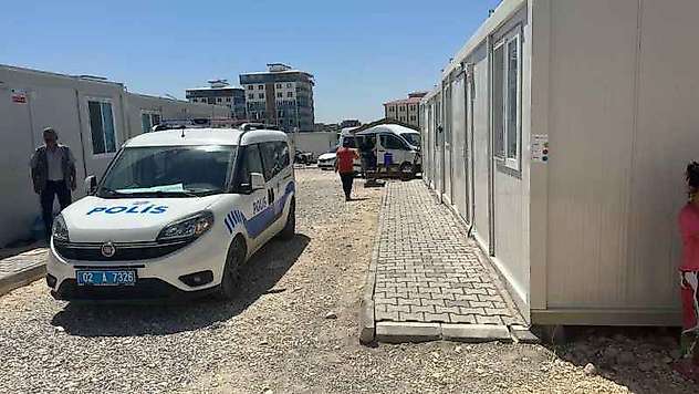 Konteynerde Kalan Genç Ölü Bulundu